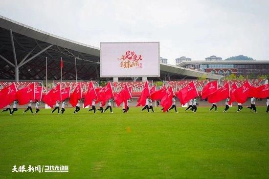 他掀开裙子舌头伸进